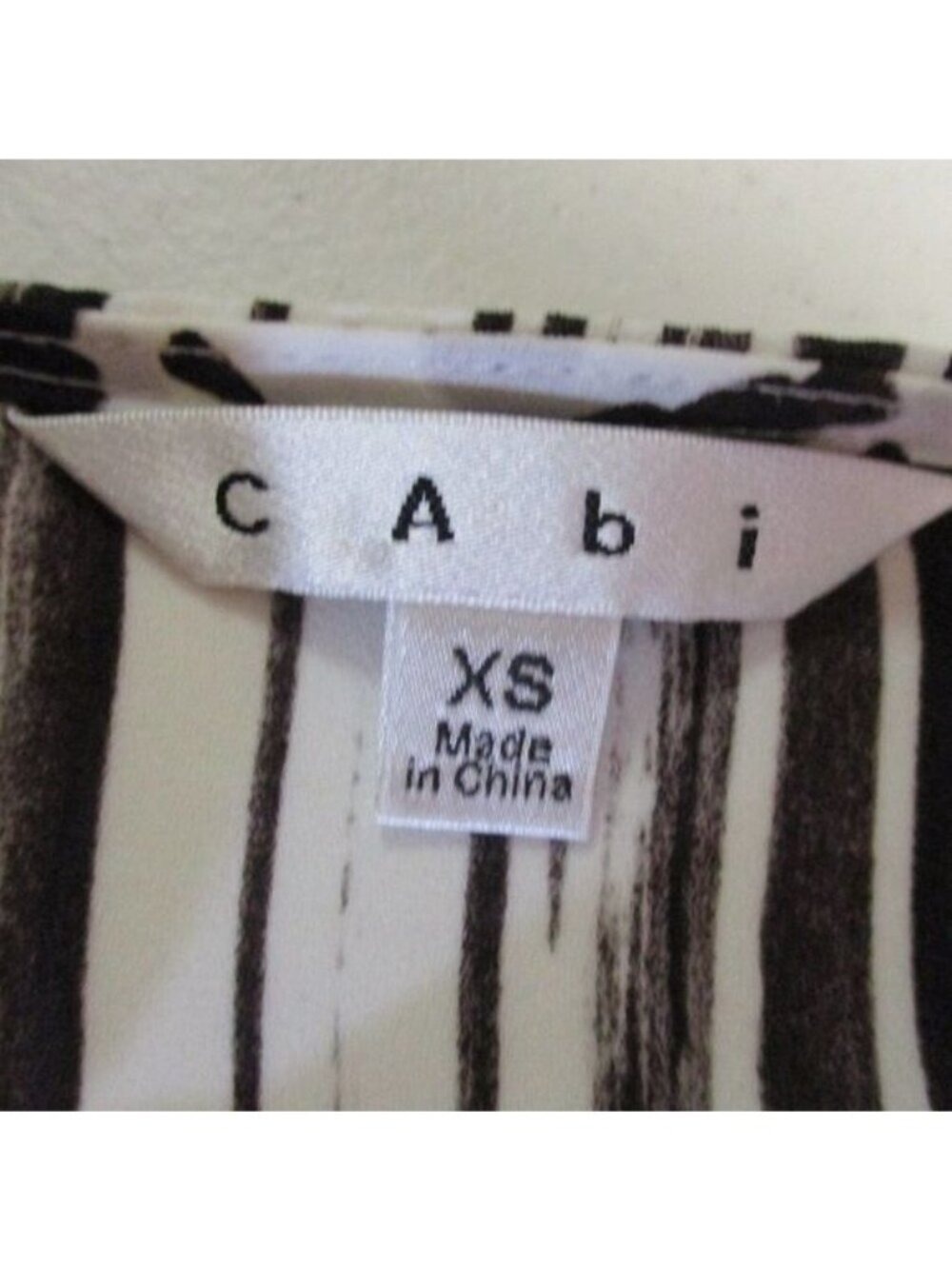 Cabi Animal Print Faux Wrap Top #590 Womens XS - Picture 4 of 4